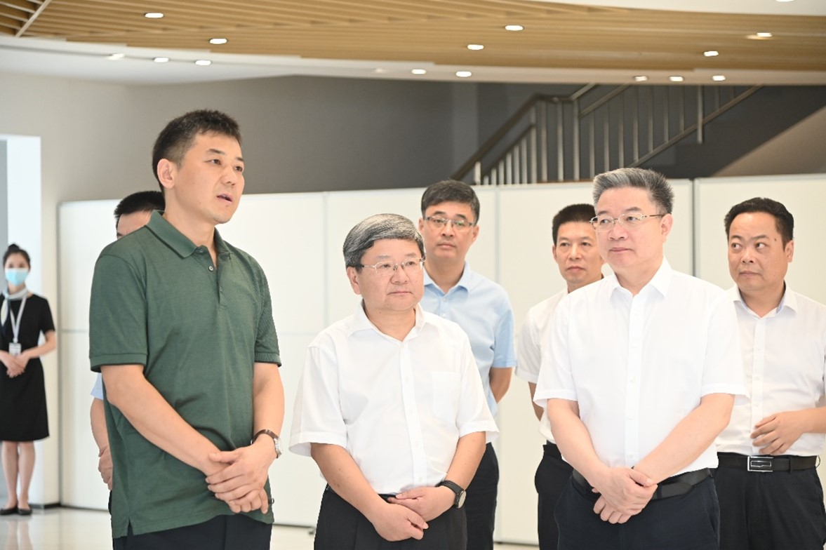 余姚市委书记傅贵荣一行莅临宁波乐鱼生物调研园区建设